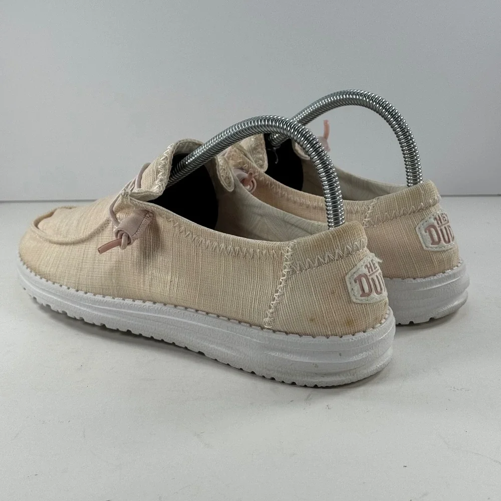 Hey Dude Wendy Star Loafer‎ Slip On Shoes Women's Size 8 Beige Canvas Casual